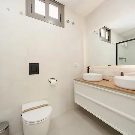 Modern With Large Terrace And Gym Apartamento Estepona