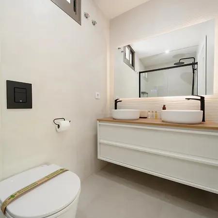 Modern With Large Terrace And Gym Estepona