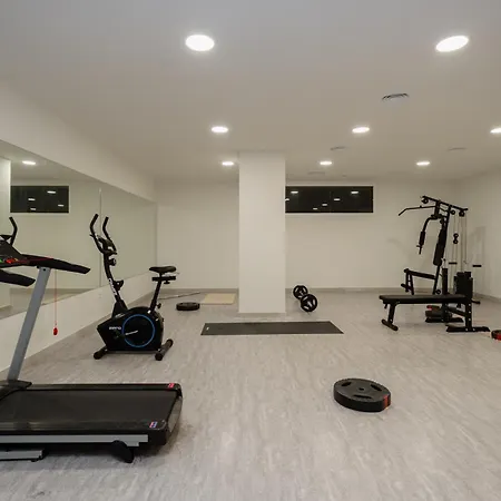 Modern With Large Terrace And Gym Apartman *