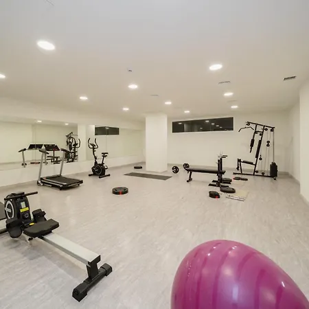 Modern With Large Terrace And Gym * Estepona